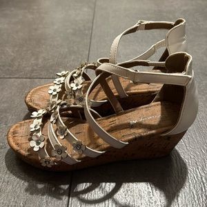 American Eagle Wedges